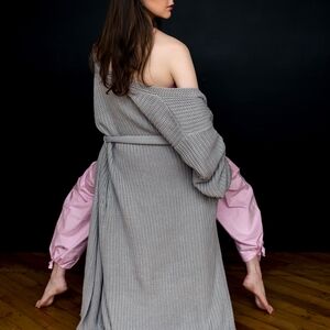 Chic Gray Knit Robe with Soft Pink Accents